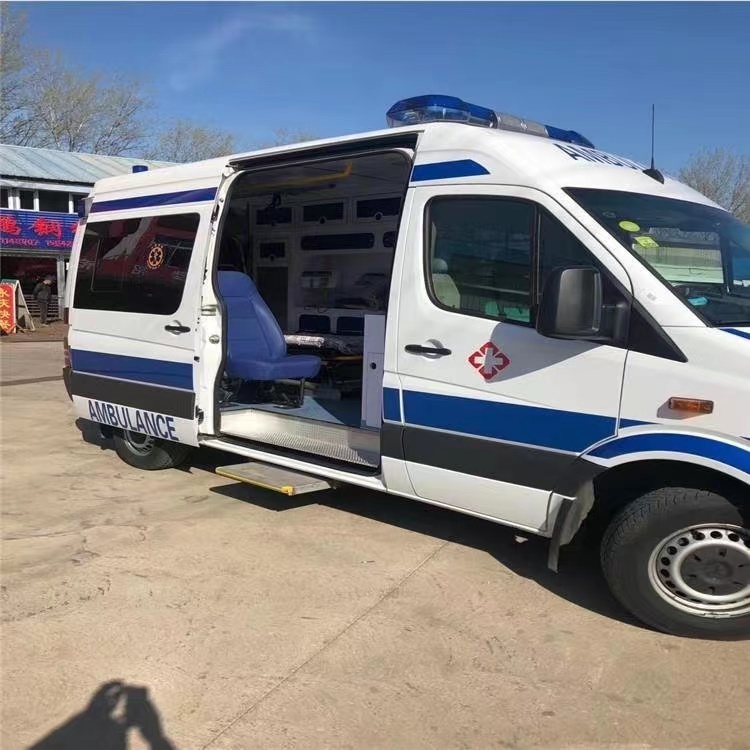 云城私人长途救护车出租转院回家